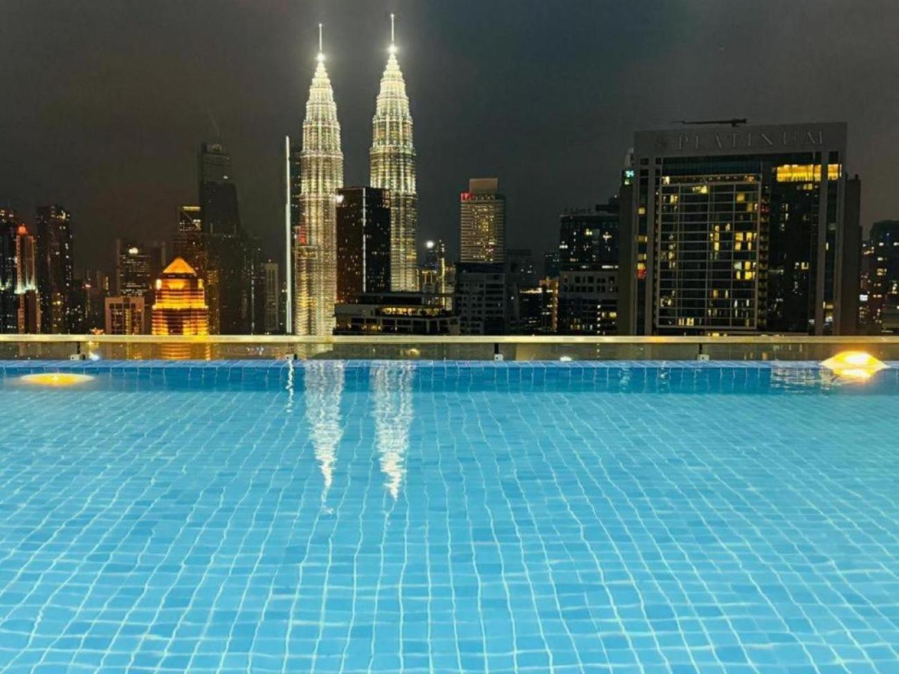 The Luxe Colony Klcc By Sky Pool Apartment Kuala Lumpur Exterior photo